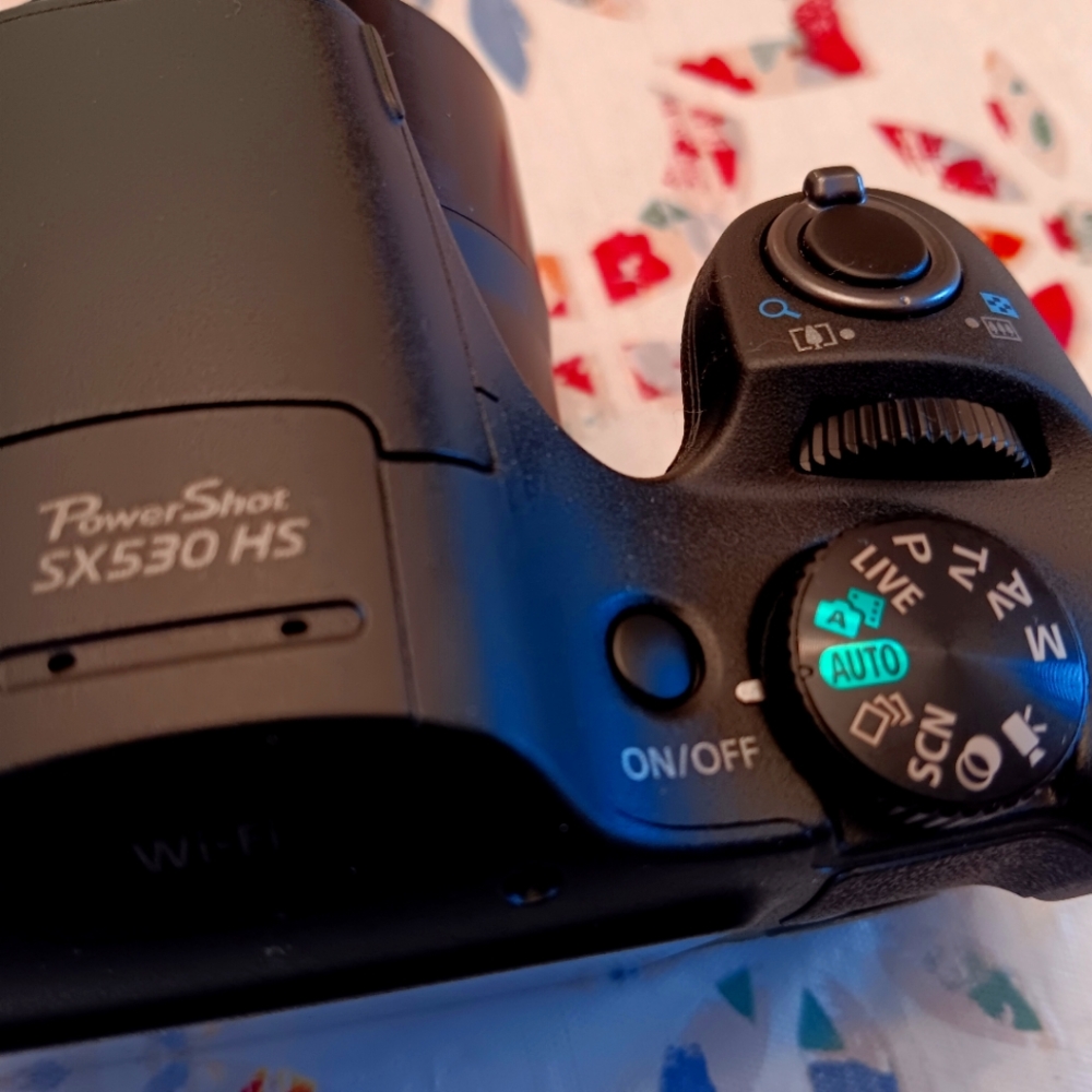 Cannon PowerShot SX530HS WiFi/NFC Camera 50x Zoom 16MP